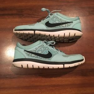 Nike running shoes size 7.5